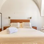 Palazzo Mascetti 4*