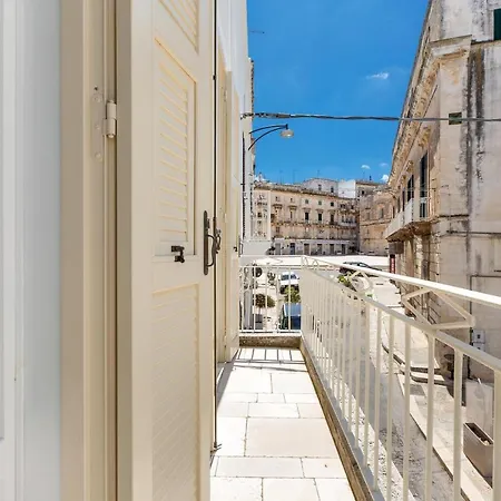 Palazzo Mascetti Гостевой дом Остуни